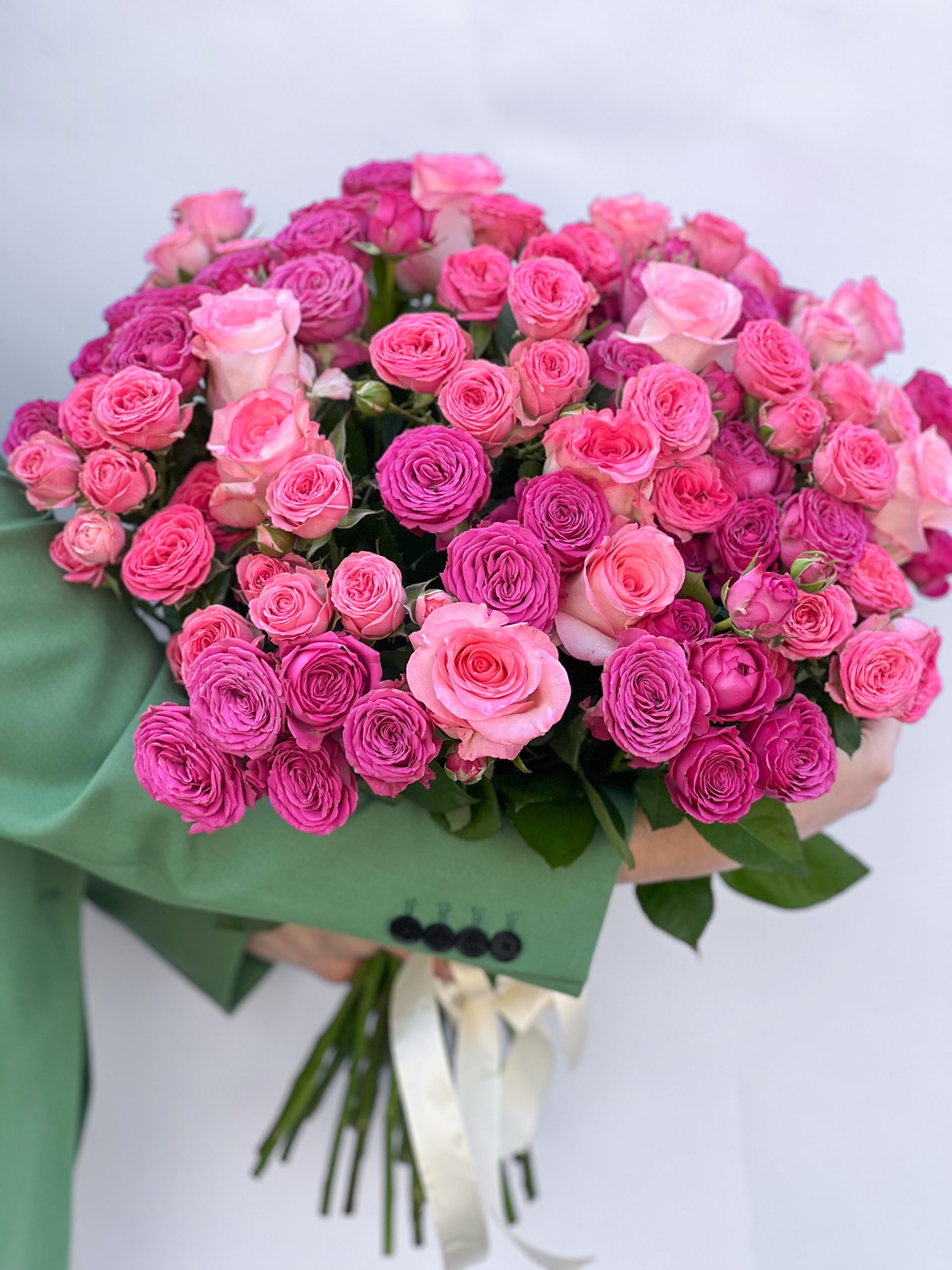 Ziedu kompozīcijas un individuāli pušķi