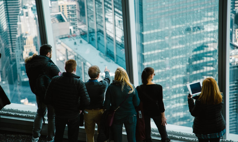 Kā pielāgot CV attiecībā uz attālinātā darba prasībām: 7 galvenie aspekti veiksmīgai nodarbinātībai 2025. gadā.